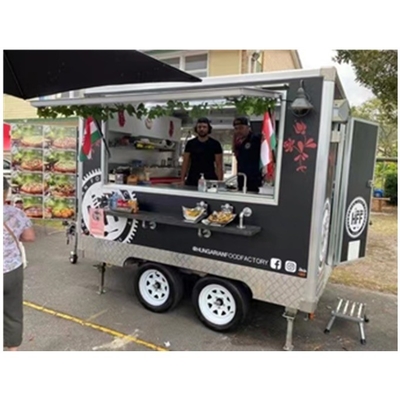 Trailer de comida personalizável com banheiro e geladeira Sua cozinha móvel em rodas