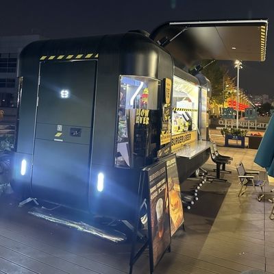 Tipo Caminhão de alimentação móvel Sistema elétrico de aço inoxidável Carrinho de alimentação de chapa galvanizada pintada