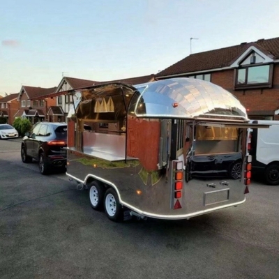 35KM-75KM/H Food Truck Catering Trailer com fácil operação e cozinha totalmente equipada