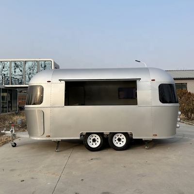 Revolucione seus serviços de catering com o Airstream Beach Food Truck e a Full Kitchen