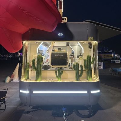 Caminhão de comida com equipamento completo de cozinha e fácil operação