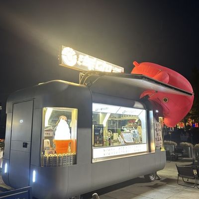 Caminhão de comida com equipamento completo de cozinha e fácil operação
