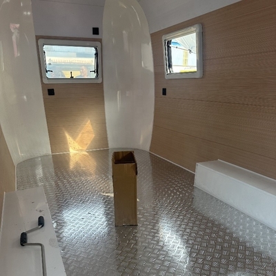 110V/220V Voltagem Cozinha ao ar livre Trailers de fast food com equipamento de cozinha