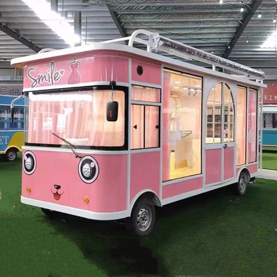 Trailers elétricos móveis para roupas para homens, mulheres e crianças em bebidas