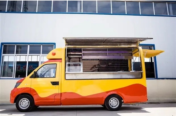 Carrinho de comida pequeno com pizza de cachorro quente com design personalizado e máquinas a 40 km por hora