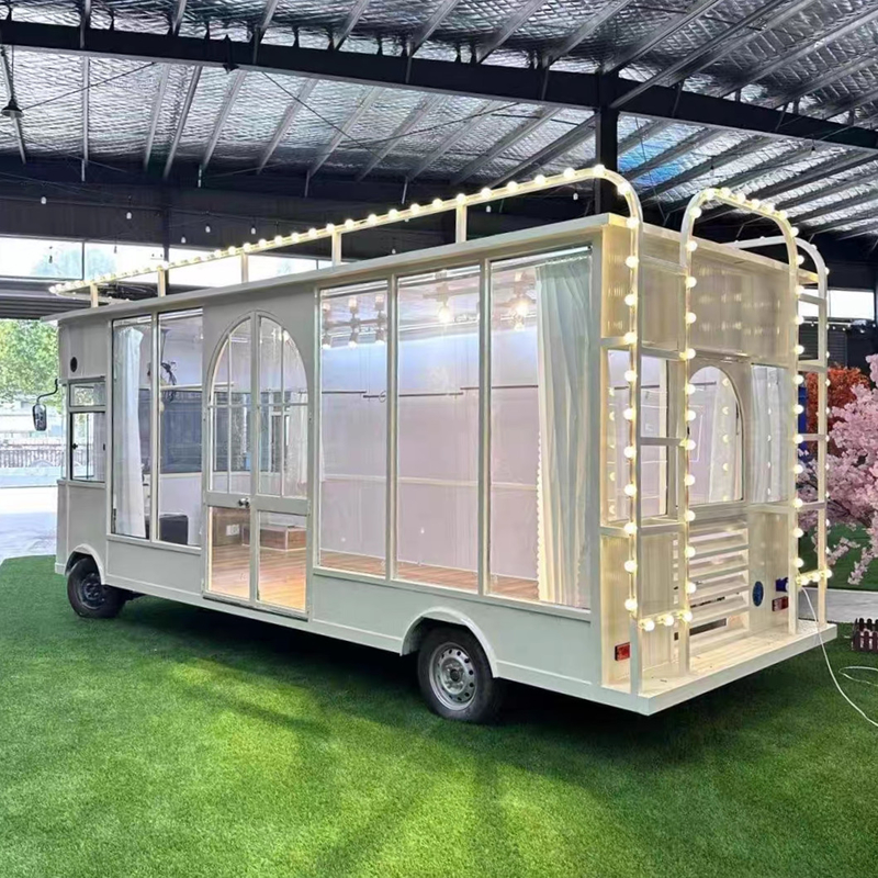 Trailers elétricos móveis para roupas para homens, mulheres e crianças em bebidas